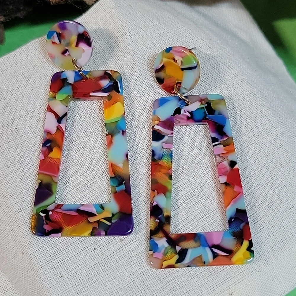 Kaleidescope Lucite Drop Earrings, oblong - Picture 5 of 6
